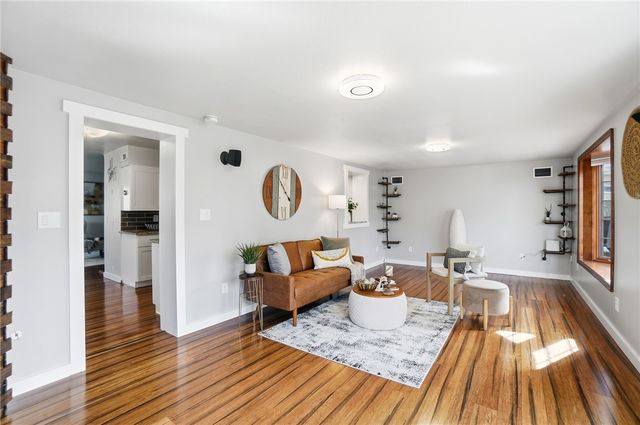 306 East Drive, Oakwood, OH 45419