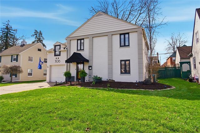 306 East Drive, Oakwood, OH 45419