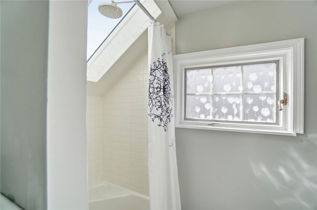 306 East Drive, Oakwood, OH 45419