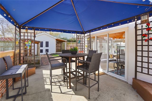 306 East Drive, Oakwood, OH 45419