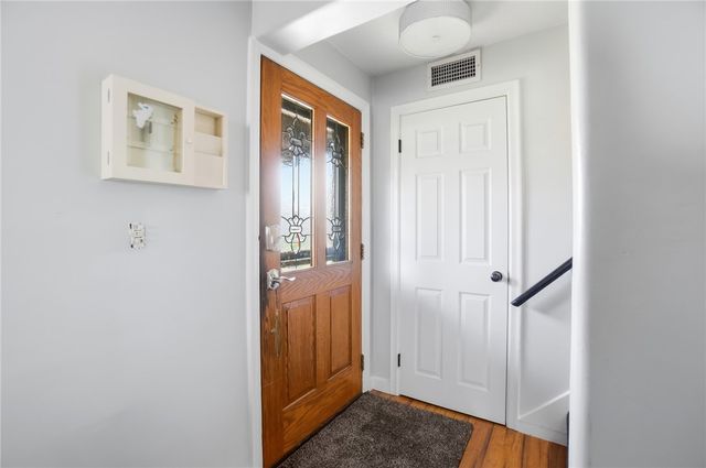 306 East Drive, Oakwood, OH 45419