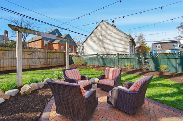 306 East Drive, Oakwood, OH 45419