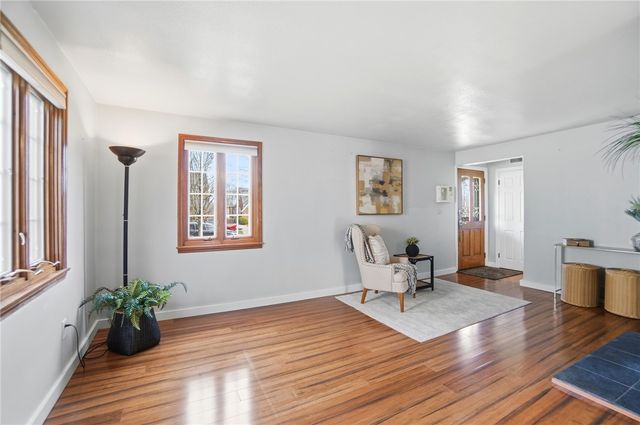 306 East Drive, Oakwood, OH 45419