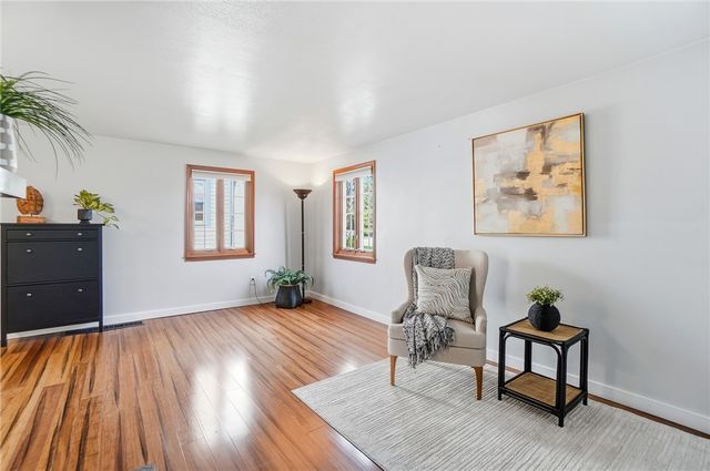 306 East Drive, Oakwood, OH 45419