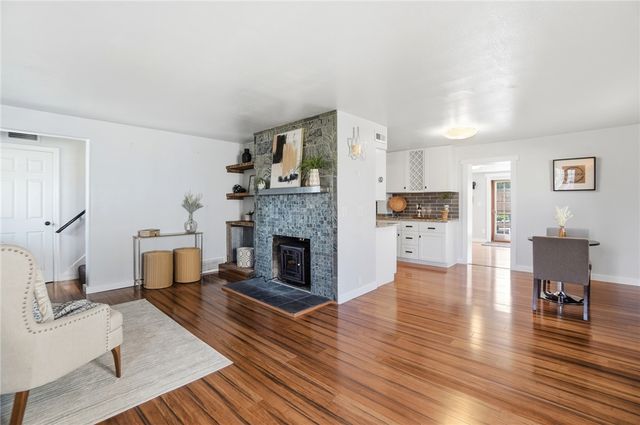 306 East Drive, Oakwood, OH 45419