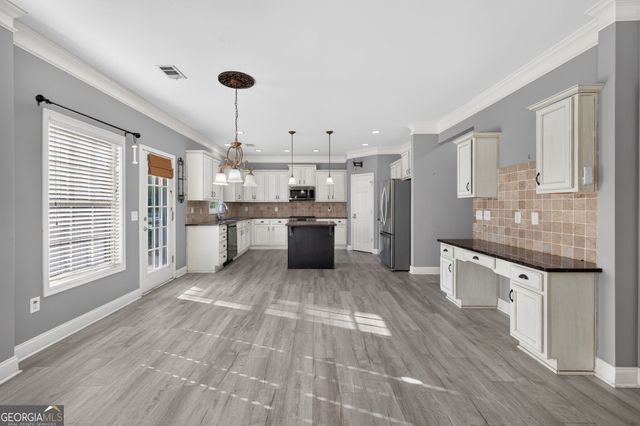 1664 Maes Overlook, Loganville, GA 30052
