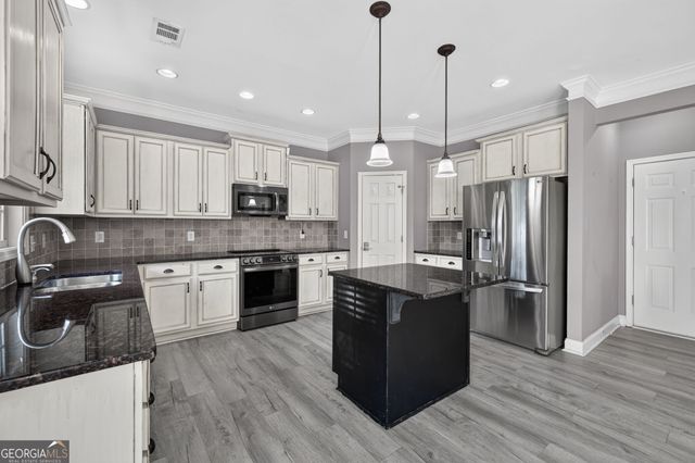 1664 Maes Overlook, Loganville, GA 30052
