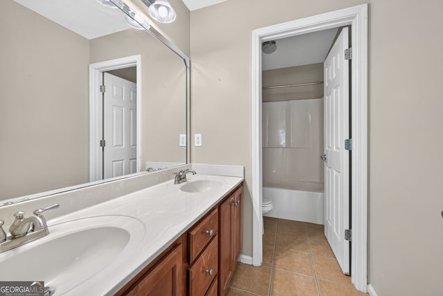 1664 Maes Overlook, Loganville, GA 30052