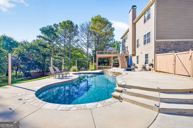 1664 Maes Overlook, Loganville, GA 30052