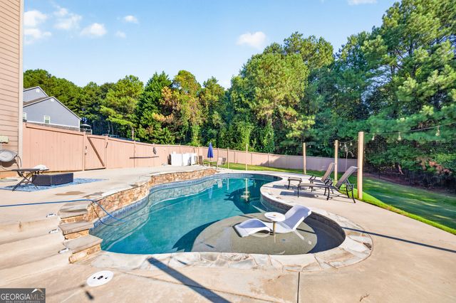 1664 Maes Overlook, Loganville, GA 30052