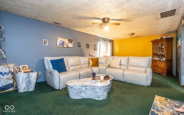 8557 La Corrida Court, Indianapolis, IN 46227