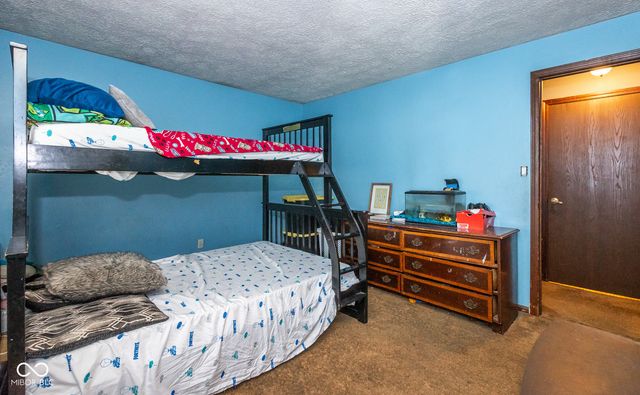 8557 La Corrida Court, Indianapolis, IN 46227