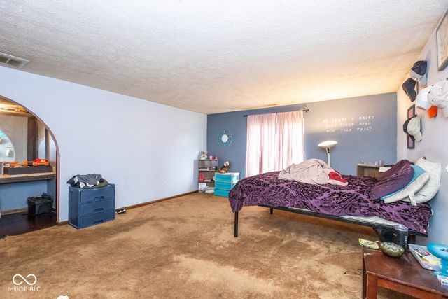 8557 La Corrida Court, Indianapolis, IN 46227
