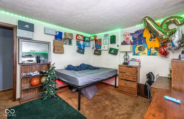 8557 La Corrida Court, Indianapolis, IN 46227