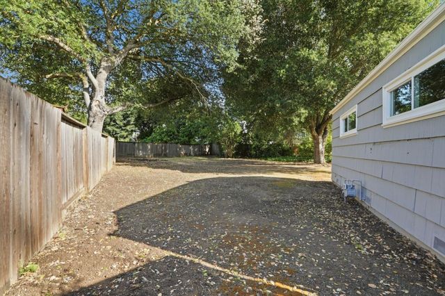 1711 William Henry Court, Los Altos, CA 94024