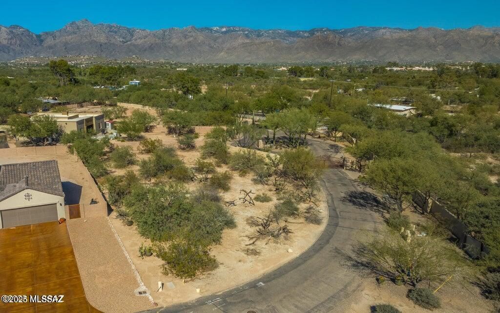 2021 N Corte Tomasin # 1, Tucson, AZ 85715