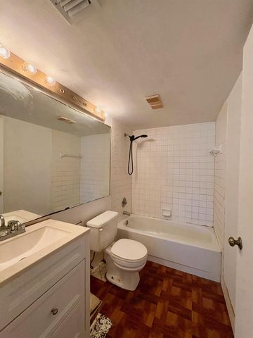 2915 SW 22nd Avenue 201, Delray Beach, FL 33445