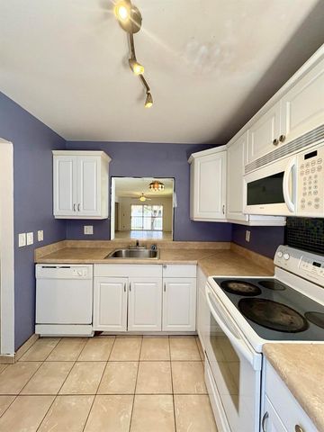 2915 SW 22nd Avenue 201, Delray Beach, FL 33445