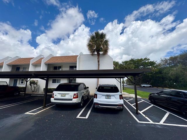 2915 SW 22nd Avenue 201, Delray Beach, FL 33445