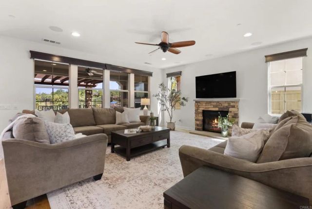 15624 BELTAIRE LANE, San Diego, CA 92127