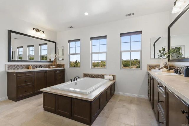 15624 BELTAIRE LANE, San Diego, CA 92127