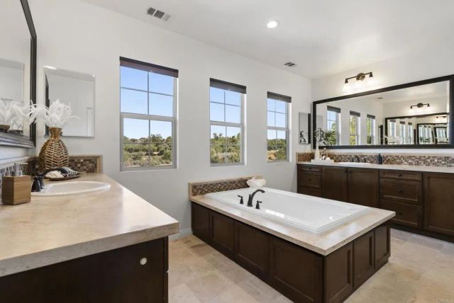 15624 BELTAIRE LANE, San Diego, CA 92127