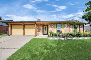 6102 S Briar Bayou Drive, Houston, TX 77072