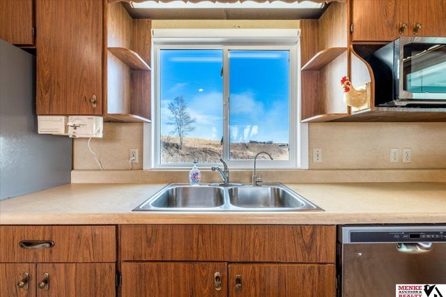 25142 230th Street, Underwood, IA 51576