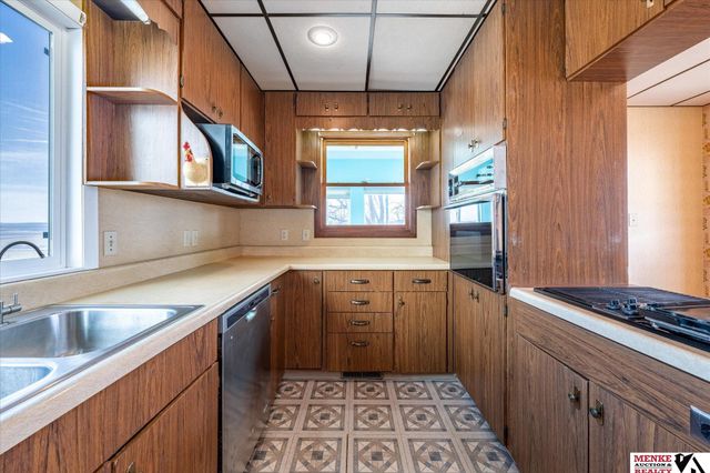 25142 230th Street, Underwood, IA 51576