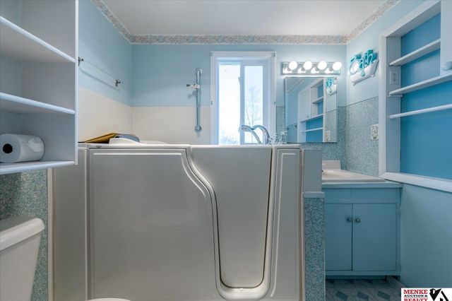 25142 230th Street, Underwood, IA 51576