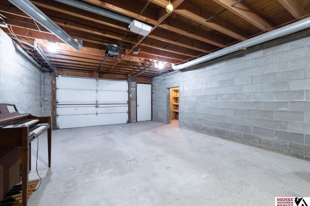 25142 230th Street, Underwood, IA 51576