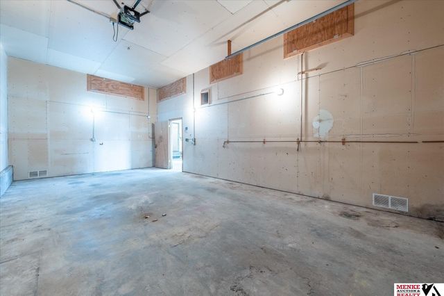 25142 230th Street, Underwood, IA 51576