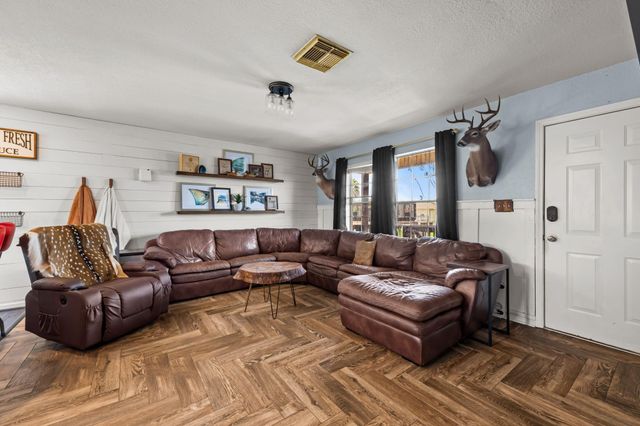 436 Pompano Street, Bayou Vista, TX 77563