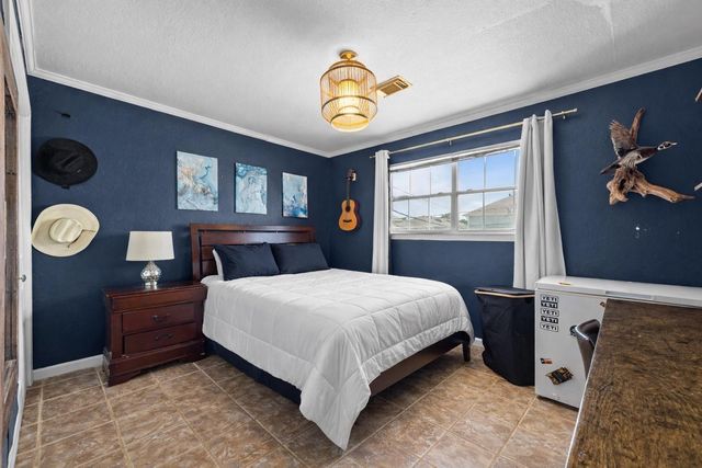 436 Pompano Street, Bayou Vista, TX 77563