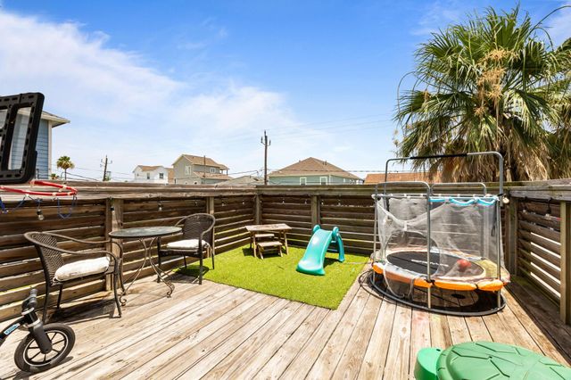 436 Pompano Street, Bayou Vista, TX 77563