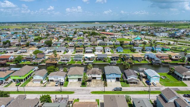 436 Pompano Street, Bayou Vista, TX 77563