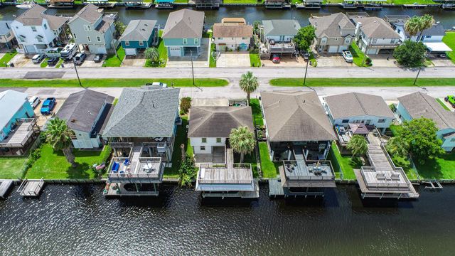 436 Pompano Street, Bayou Vista, TX 77563
