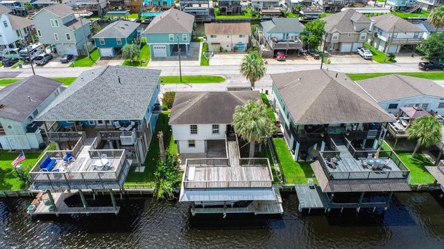 436 Pompano Street, Bayou Vista, TX 77563