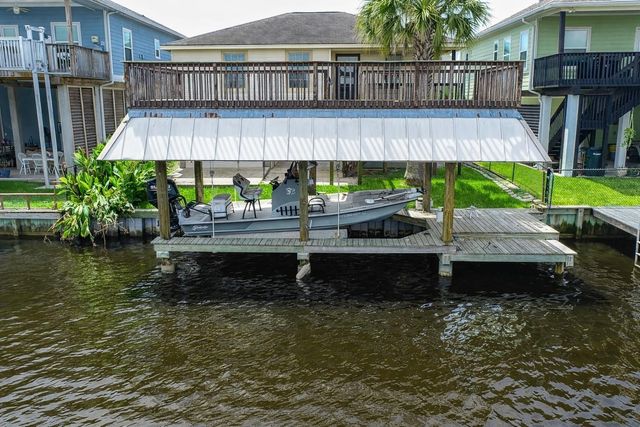 436 Pompano Street, Bayou Vista, TX 77563