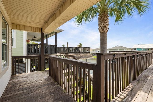 436 Pompano Street, Bayou Vista, TX 77563