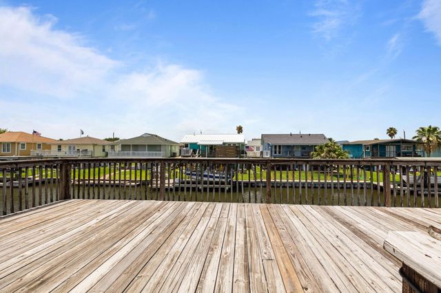 436 Pompano Street, Bayou Vista, TX 77563