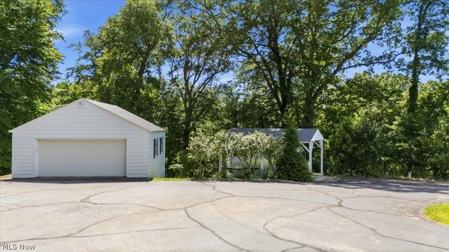 1100 46th Street, Vienna, WV 26105