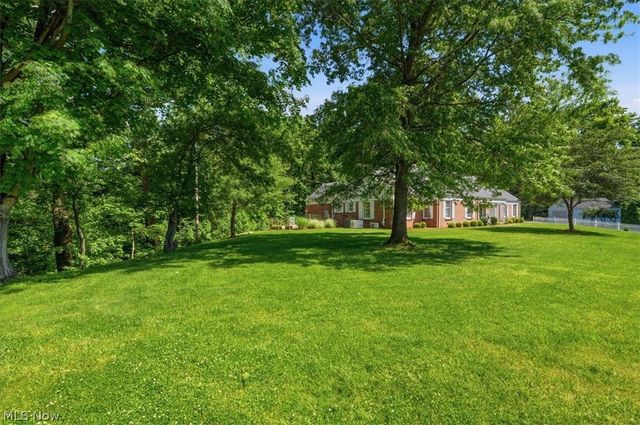 1100 46th Street, Vienna, WV 26105