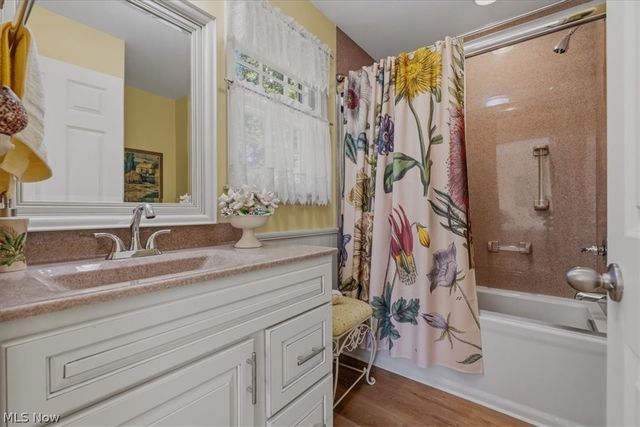 1100 46th Street, Vienna, WV 26105