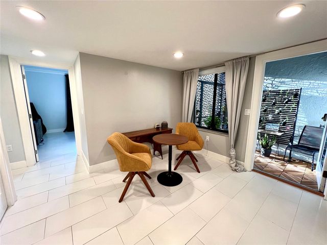 1 LAKE HOLLINGSWORTH DRIVE 1, Lakeland, FL 33803