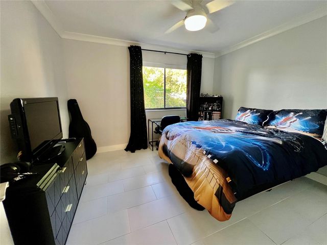 1 LAKE HOLLINGSWORTH DRIVE 1, Lakeland, FL 33803