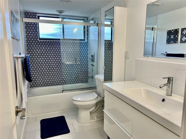 1 LAKE HOLLINGSWORTH DRIVE 1, Lakeland, FL 33803