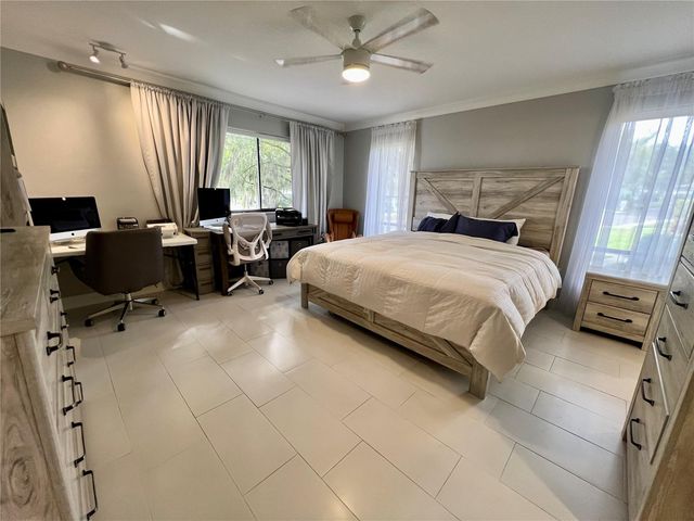 1 LAKE HOLLINGSWORTH DRIVE 1, Lakeland, FL 33803