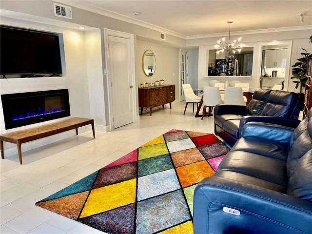 1 LAKE HOLLINGSWORTH DRIVE 1, Lakeland, FL 33803