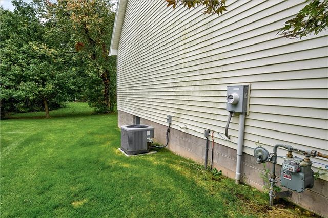 28 Kingsford Lane, Ogden, NY 14559